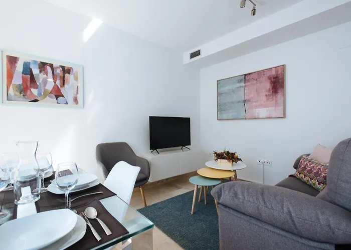 Triana Home - Free Parking